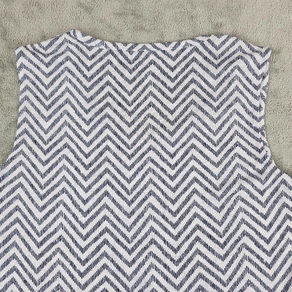 Athleta shirt womens small scoop neck sleeveless blouse chevron allover print - Picture 8 of 12